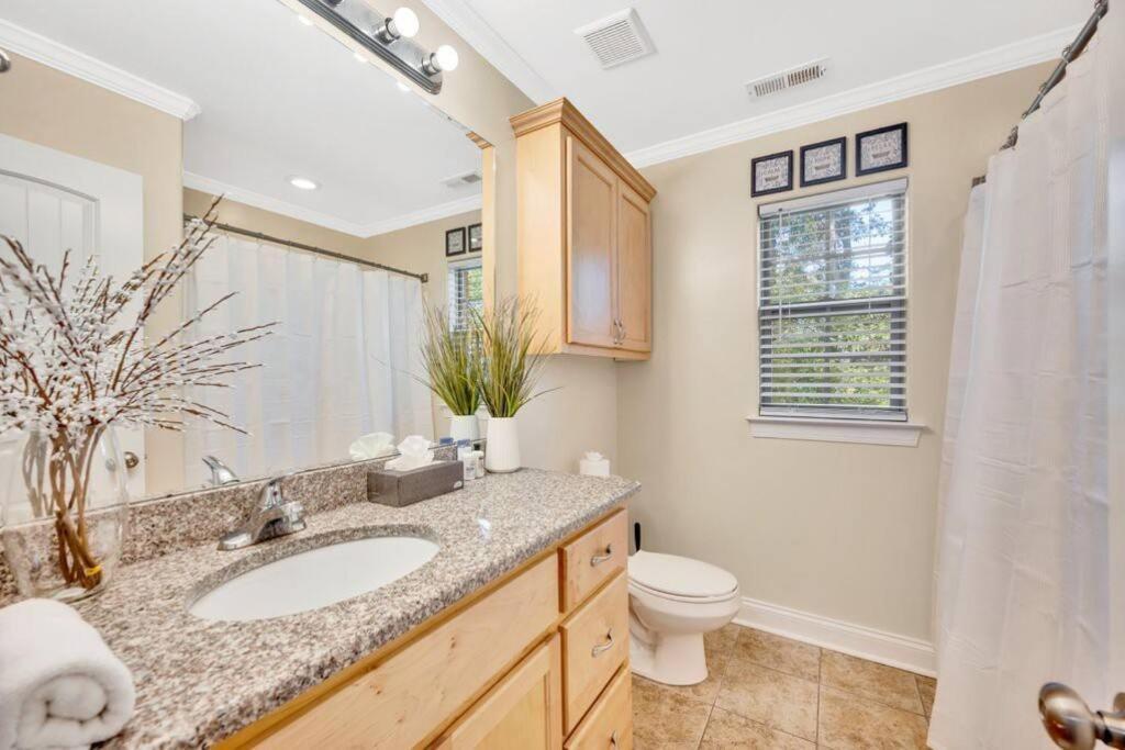הוילה קונקורד Cozy 2B Townhouse King Bed Free Parking Tv In Brs מראה חיצוני תמונה